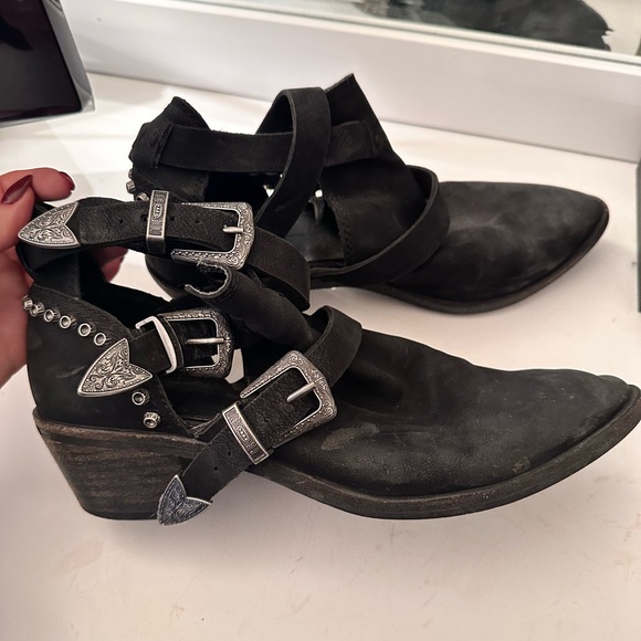 DOLCE VITA - Triple Buckle Black booties size 7.5 - Picture 6 of 10